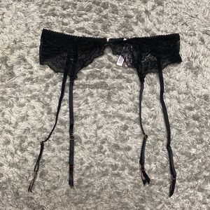 Victoria’s Secret Dream Angels Lace Garter Belt